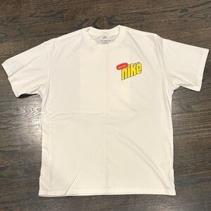 Men’s Medium- Nike Casual loose fit tee